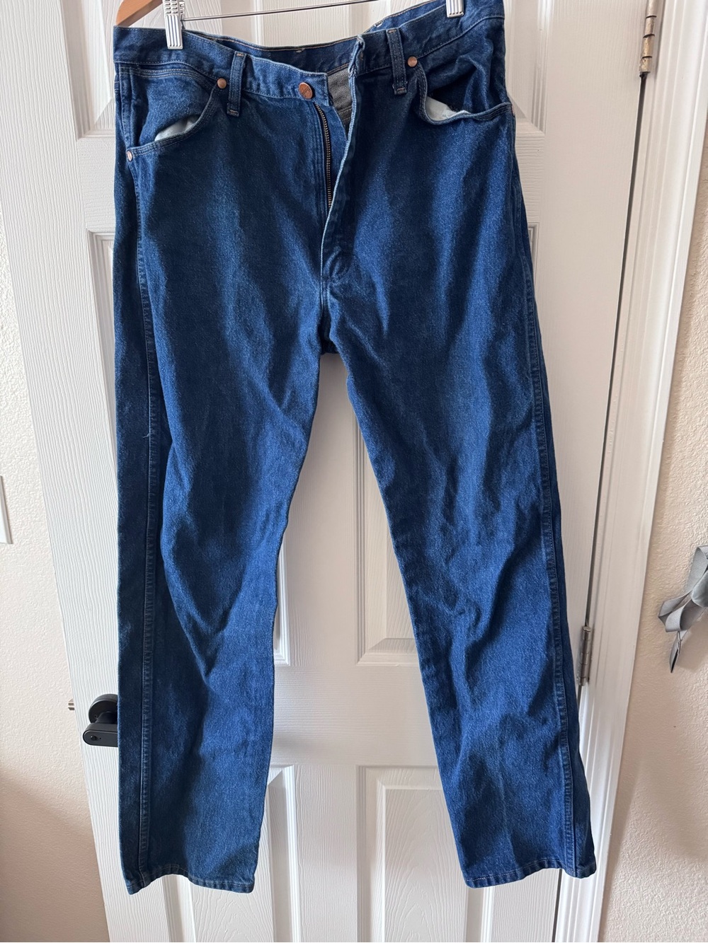 Wrangler Men's Straight Jeans in Deep Blue Denim